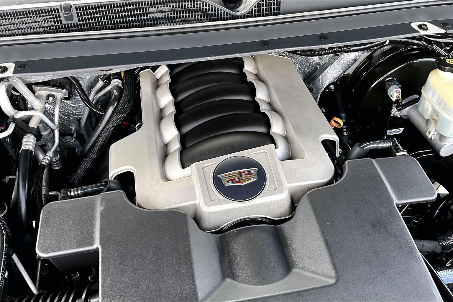 Used 2018 Cadillac Escalade Luxury AWD/4WD image 34