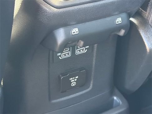 Used 2022 Jeep Wrangler Unlimited Sahara image 15