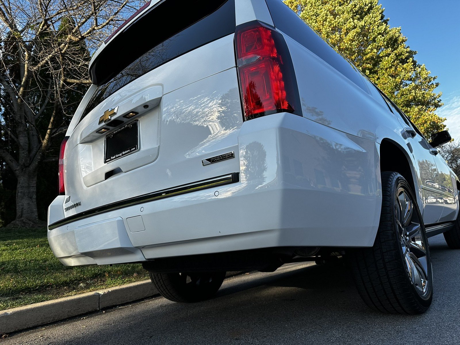 Used 2018 Chevrolet Suburban Premier AWD/4WD image 36