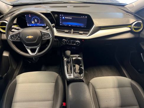 Used 2024 Chevrolet Trax LT w/ Driver Confidence Package FWD image 18