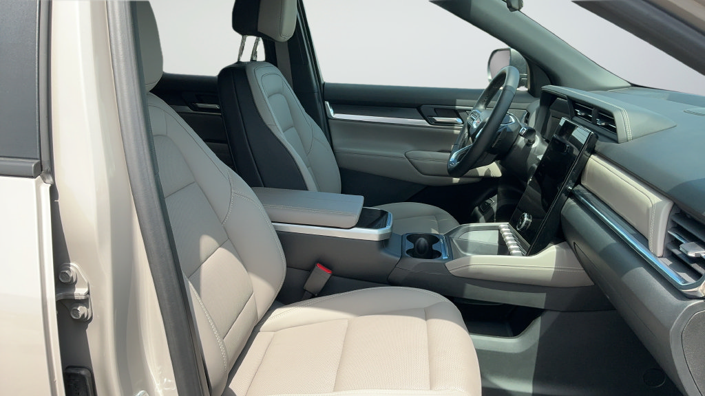 Used 2025 GMC Terrain Elevation w/ Elevation Premium Package FWD image 22