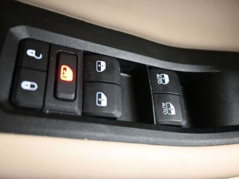 Used 2022 Jeep Grand Cherokee L Limited RWD image 27