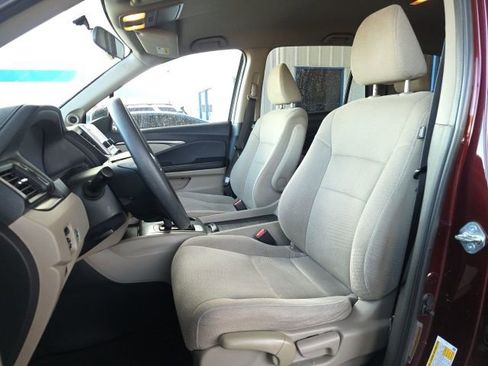 Used 2018 Honda Pilot LX image 11