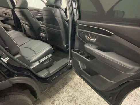 Used 2025 Honda Pilot Elite image 20