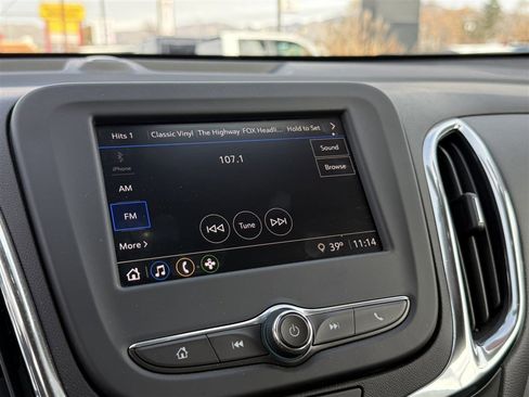 Used 2023 Chevrolet Equinox LT image 34