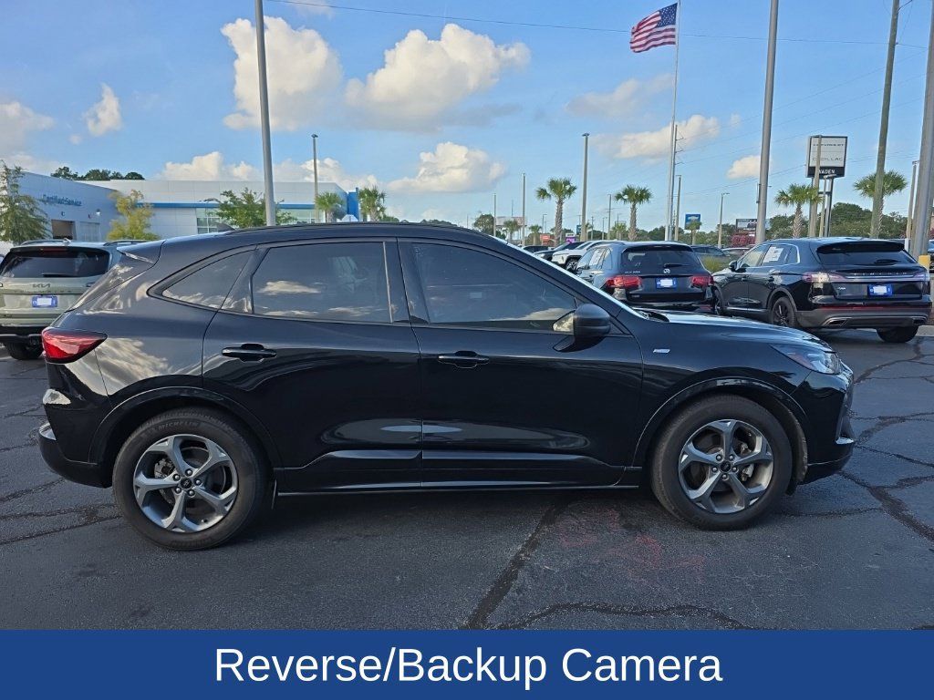 Used 2023 Ford Escape ST-Line w/ Tech Pack #1 FWD image 4