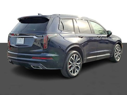 Used 2022 Cadillac XT6 Sport w/ Platinum Package image 6