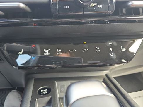 New 2026 Nissan Kicks SR FWD image 20