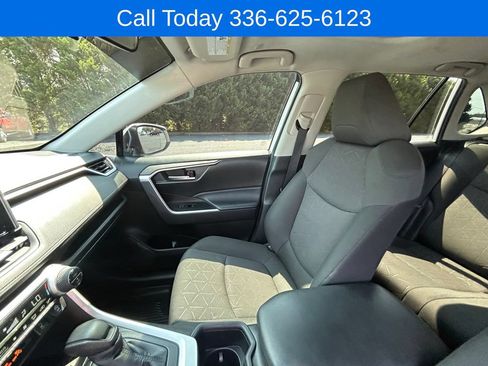 Used 2023 Toyota RAV4 LE FWD image 22