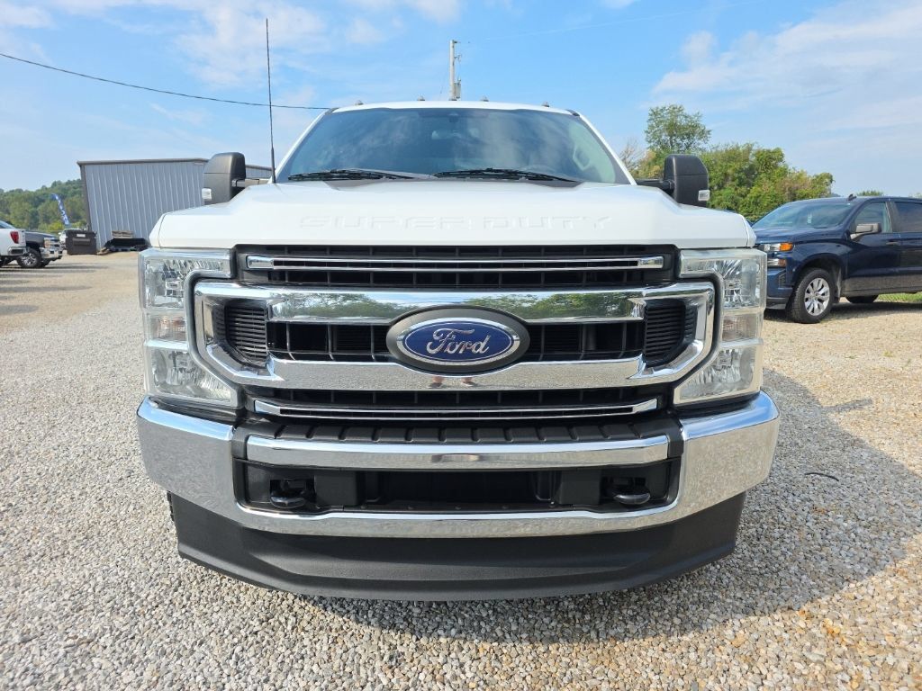 Used 2022 Ford F250 XLT AWD/4WD image 2