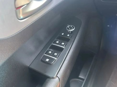 Used 2022 Kia Forte LXS w/ LXS Technology Package FWD image 14