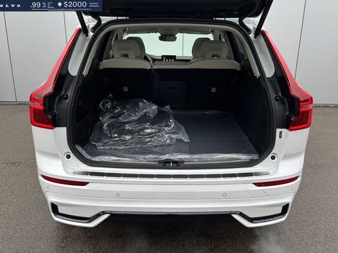 New 2026 Volvo XC60 T8 Ultra w/ Protection Package Premier AWD/4WD image 17