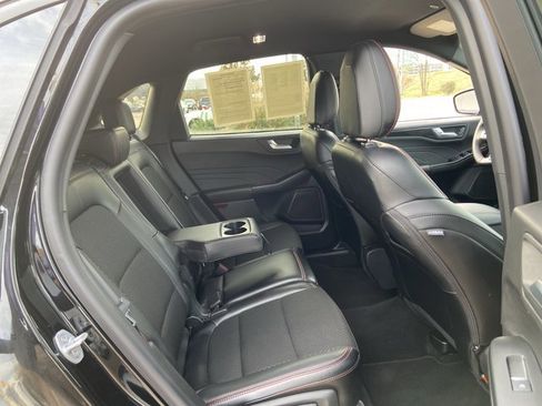 Used 2025 Ford Escape ST-Line image 13