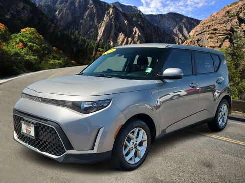 Used 2023 Kia Soul LX w/ Option Group 015 FWD image 5