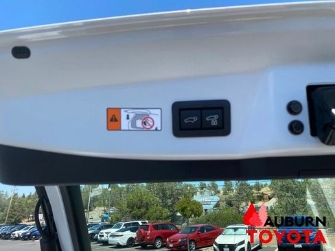 New 2026 Toyota Prius Plug-In Hybrid FWD image 10