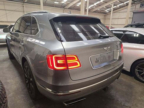 Used 2018 Bentley Bentayga Activity image 4