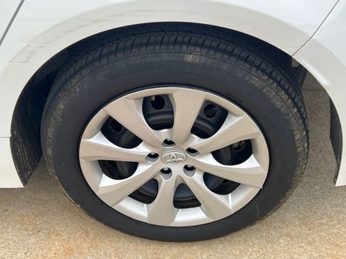 Used 2024 Toyota Corolla LE image 19