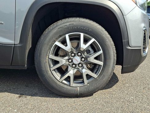 Used 2023 GMC Acadia SLE w/ Driver Convenience Package FWD image 9