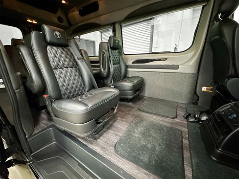 Used 2024 Mercedes-Benz Sprinter 2500 image 29