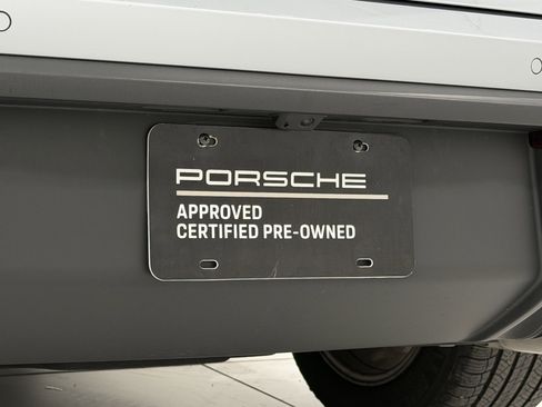 Certified 2025 Porsche Macan image 61