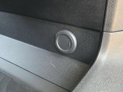 Used 2025 Nissan Armada SV AWD/4WD image 9