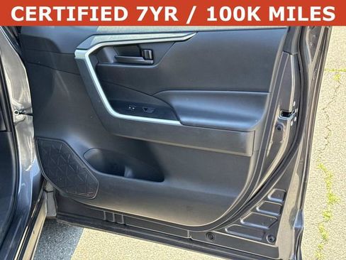 Used 2025 Toyota RAV4 LE AWD/4WD image 8
