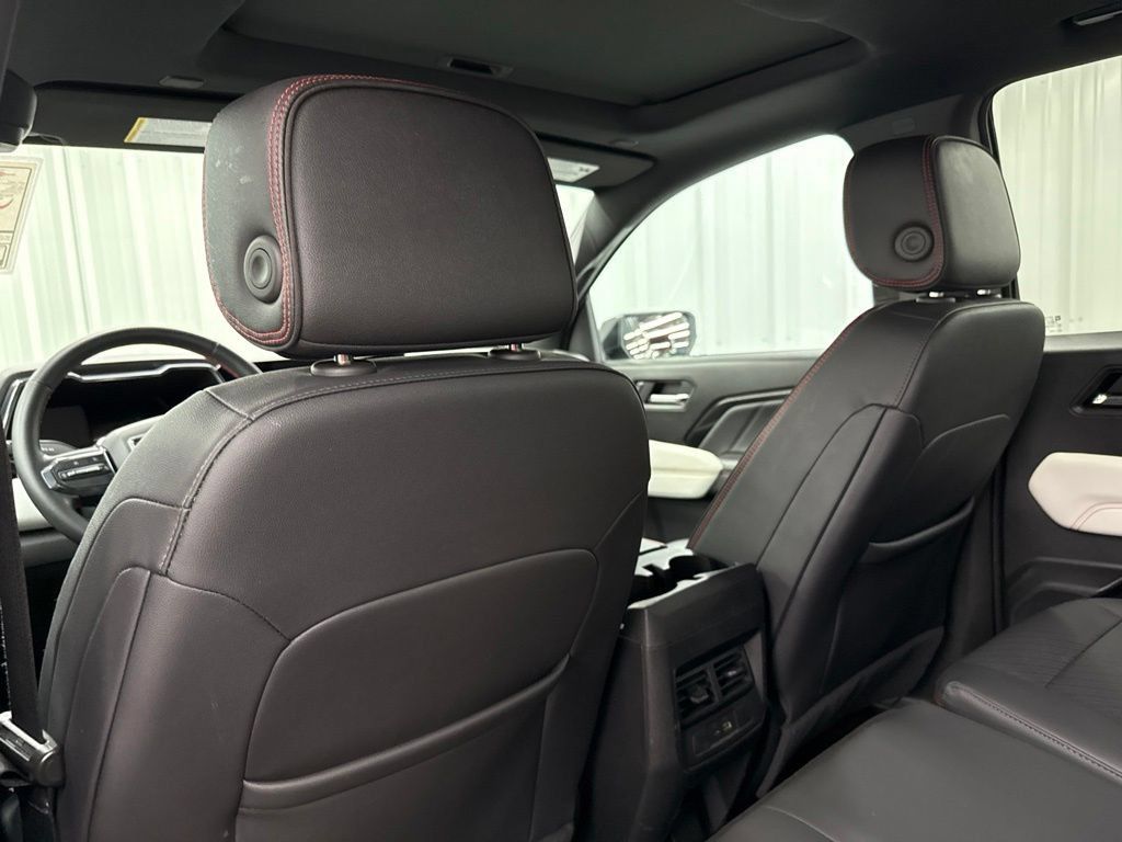 Used 2024 GMC Canyon AT4X AWD/4WD image 14