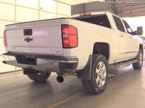 Used 2019 Chevrolet Silverado 2500 LTZ w/ Duramax Plus Package AWD/4WD image 3