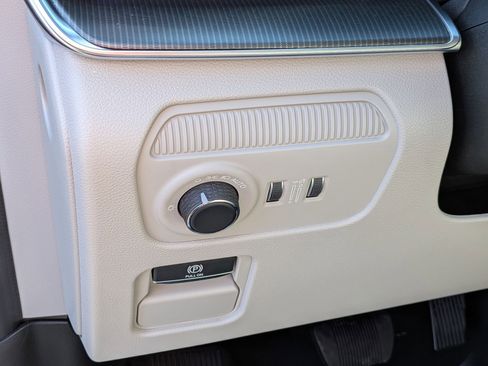 New 2026 Jeep Grand Wagoneer Summit AWD/4WD image 14