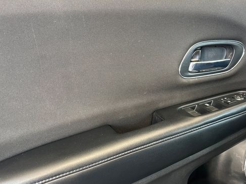 Used 2018 Honda HR-V EX image 12