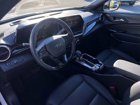 Certified 2024 Chevrolet Trax RS w/ Sunroof Package image 16