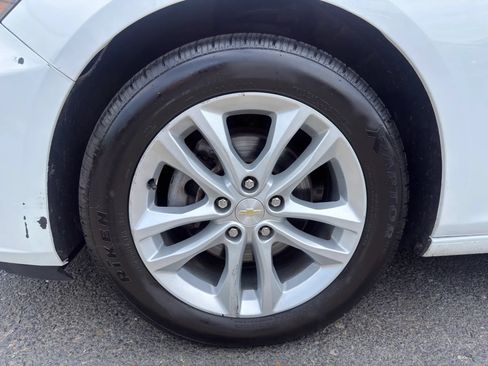 Used 2018 Chevrolet Malibu LS FWD image 12