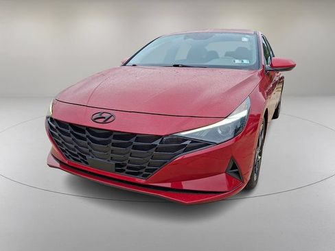 Used 2023 Hyundai Elantra SEL w/ Convenience Package FWD image 4