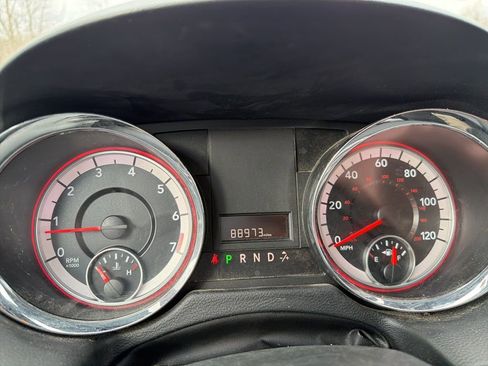 Used 2017 Dodge Grand Caravan SE image 9