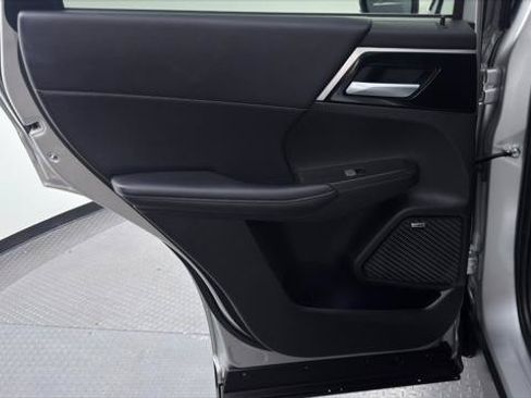 Used 2025 Mitsubishi Outlander SE AWD/4WD image 16
