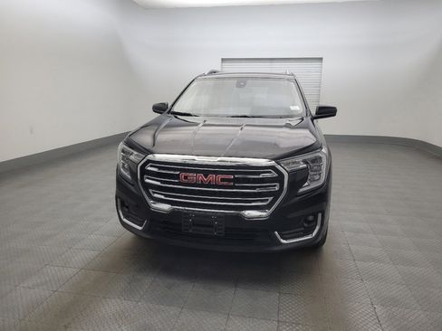 Used 2024 GMC Terrain SLT AWD/4WD image 15