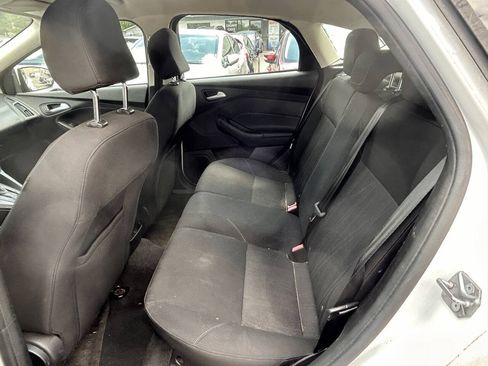 Used 2015 Ford Focus SE FWD image 8