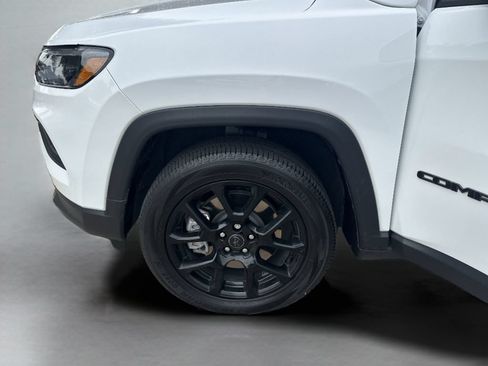 Used 2026 Jeep Compass Latitude AWD/4WD image 26