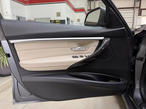 Used 2017 BMW 330i xDrive Wagon AWD/4WD image 10