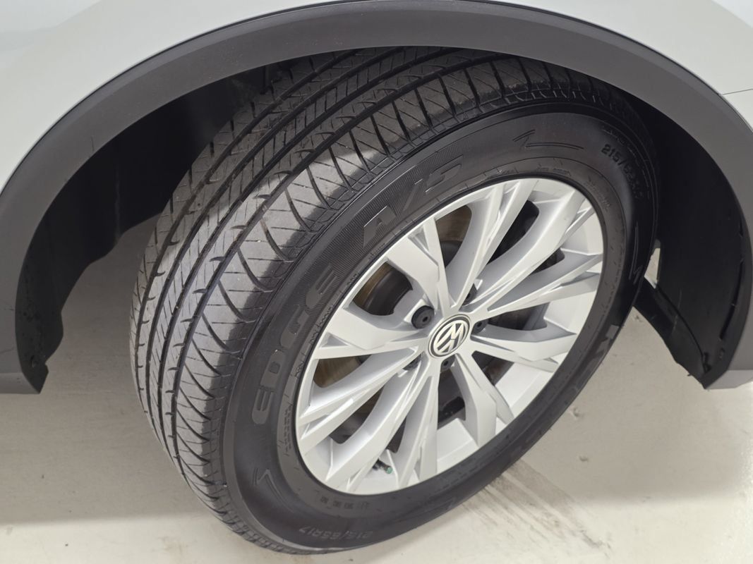 Used 2018 Volkswagen Tiguan S AWD/4WD image 43