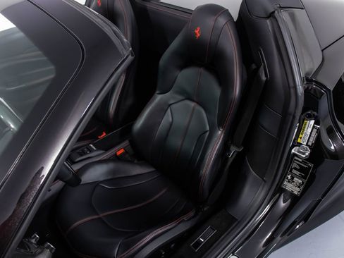 Certified 2022 Ferrari F8 Tributo image 6