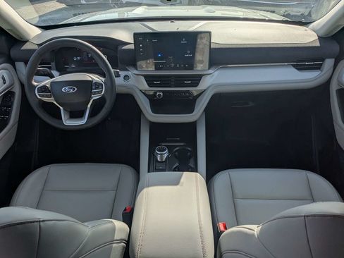 Used 2025 Ford Explorer Active w/ Active Comfort Package RWD image 14