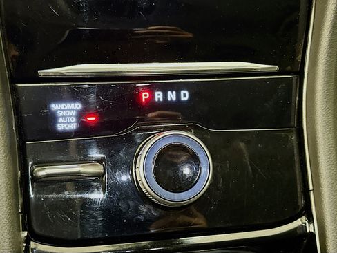 Used 2023 Jeep Grand Cherokee Limited w/ Black Appearance Package image 25