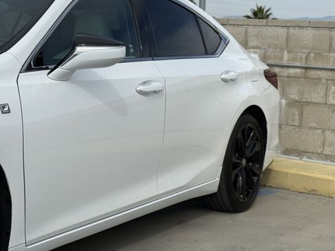 Certified 2023 Lexus ES 350 F Sport w/ Accessory Package (Z2) image 8