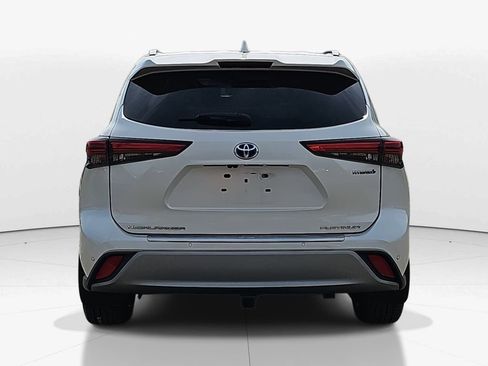 Used 2021 Toyota Highlander Platinum image 6