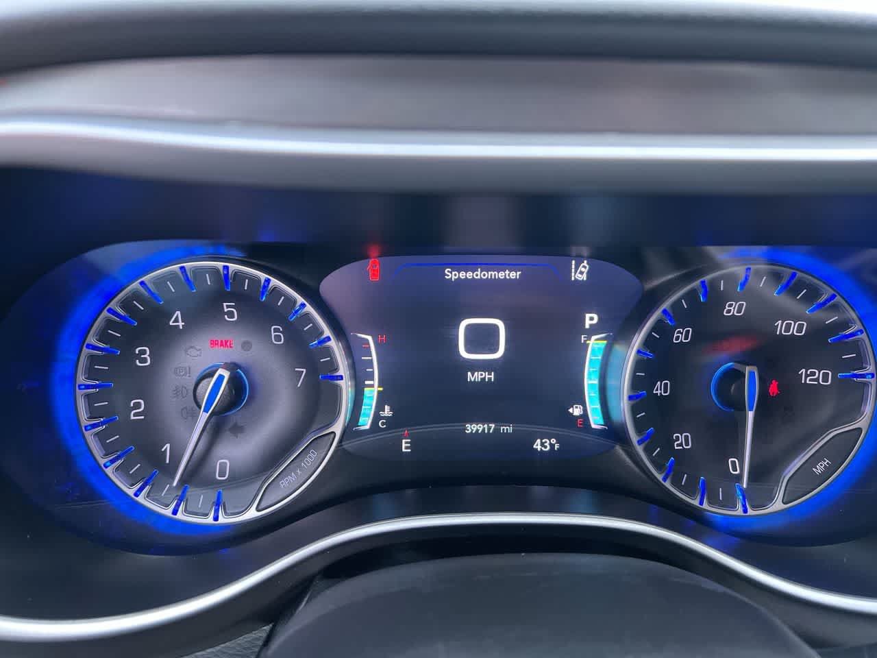 Used 2024 Chrysler Pacifica Touring-L FWD image 15