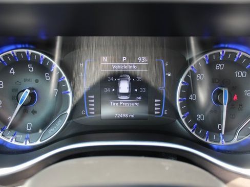 Used 2021 Chrysler Voyager LX image 8