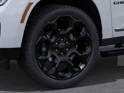 New 2026 GMC Yukon XL Denali w/ Denali Reserve Package AWD/4WD image 9