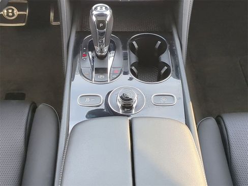 Used 2019 Bentley Bentayga image 20