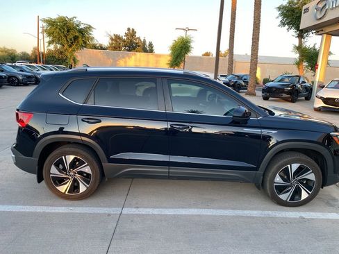 Used 2024 Volkswagen Taos SE image 7